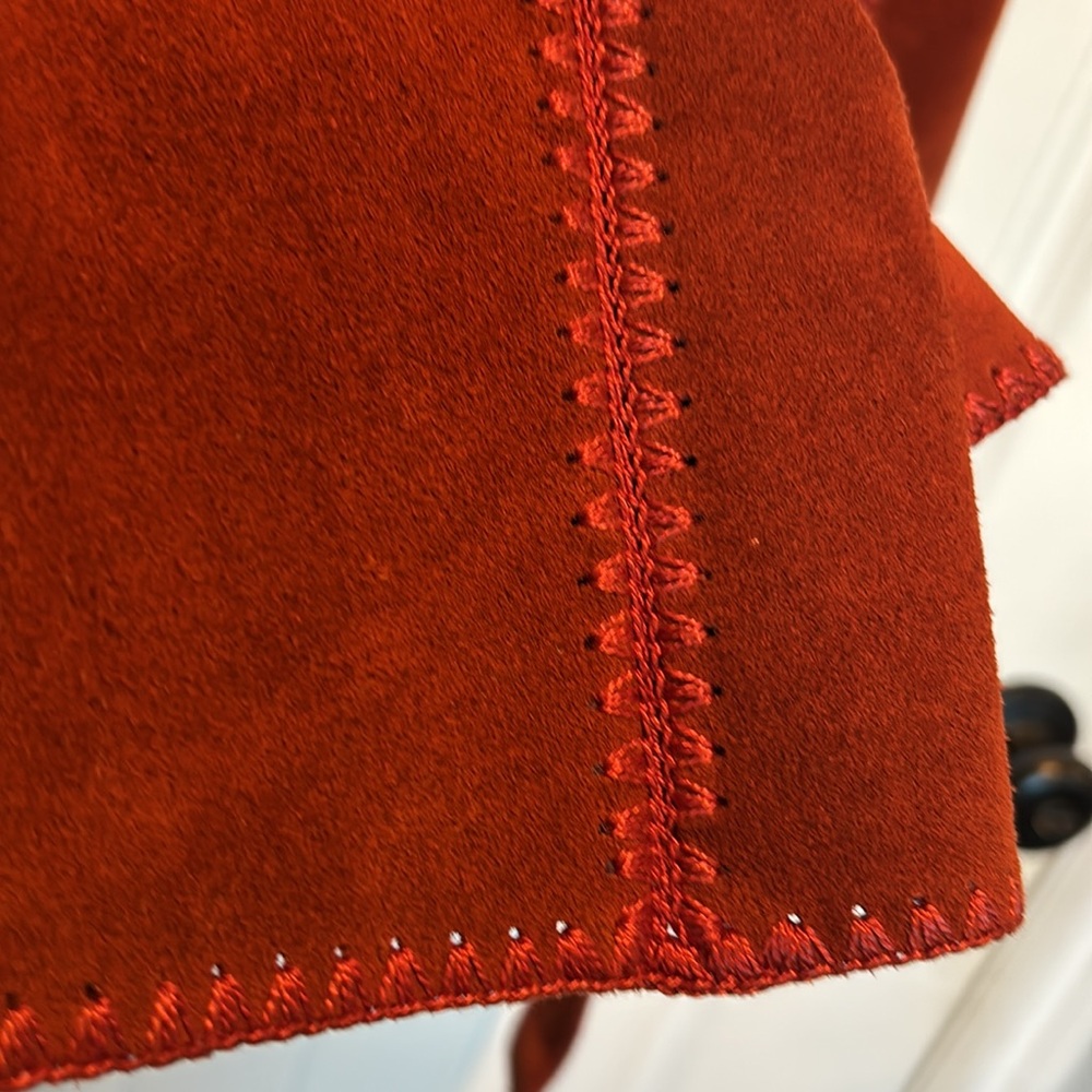 ❤️‍🔥Rare Vintage PUEBLO Navajo Suede Vest
Sm/M - Picture 4 of 15